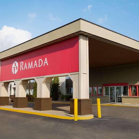 Hotel Ramada By Wyndham Bismarck Esterno foto